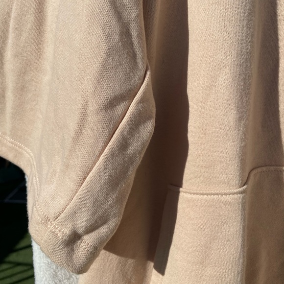 Forever 21 Cream Oversized Sweatshirt - Picture 5 of 8